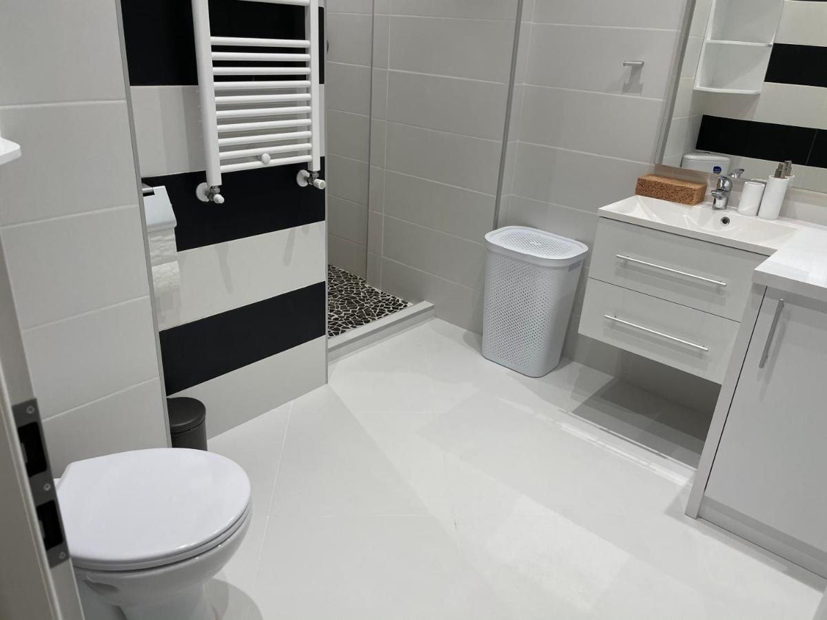 Stylish Westpark 2 Residence Lake View W8 Bukarest Eksteriør billede