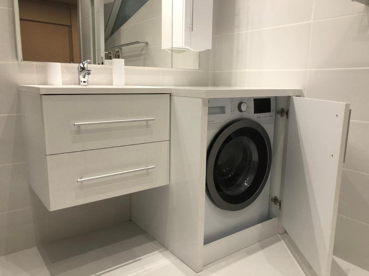 Stylish Westpark 2 Residence Lake View W8 Bukarest Eksteriør billede